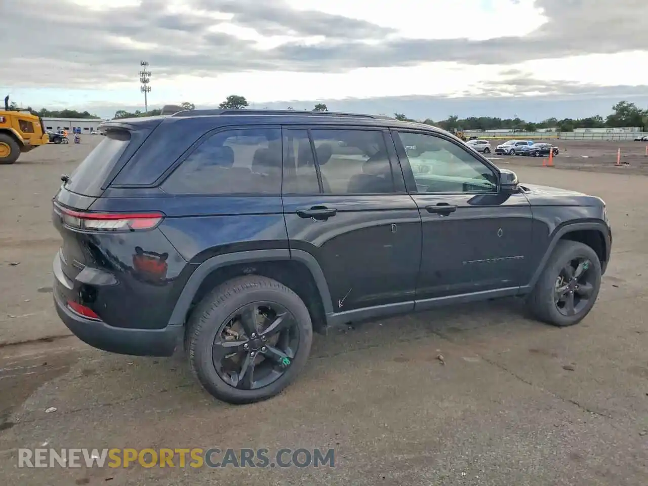 3 Фотография поврежденного автомобиля 1C4RJHBG2P8708341 JEEP CHEROKEE 2023