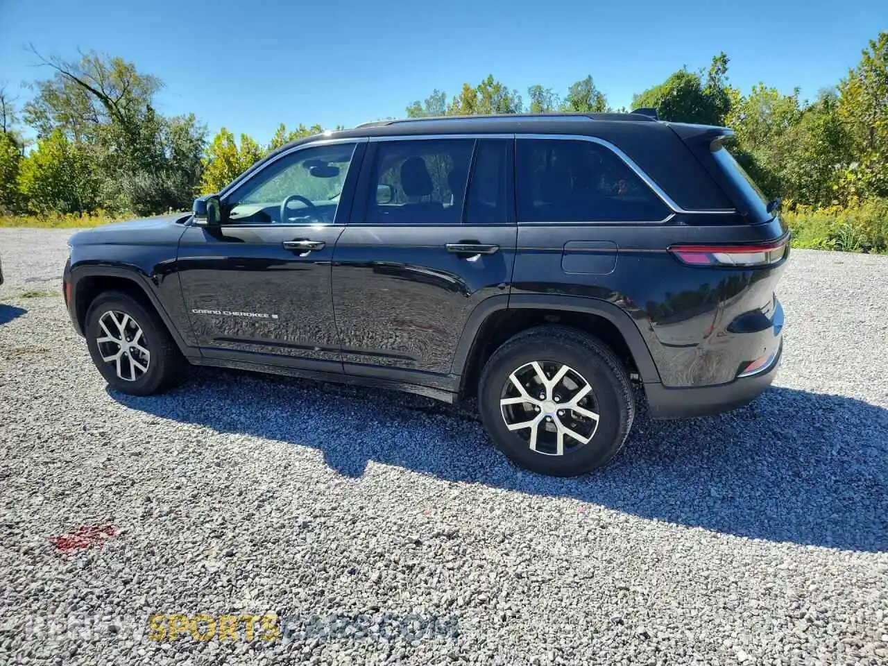 2 Photograph of a damaged car 1C4RJHBG4PC613213 JEEP CHEROKEE 2023