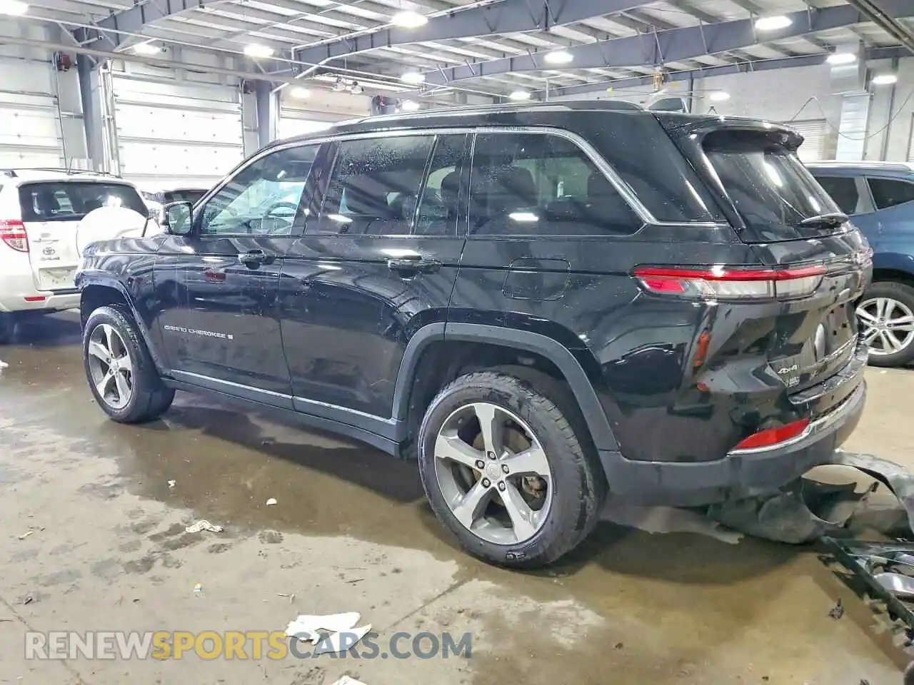 2 Photograph of a damaged car 1C4RJHBG7PC530472 JEEP CHEROKEE 2023