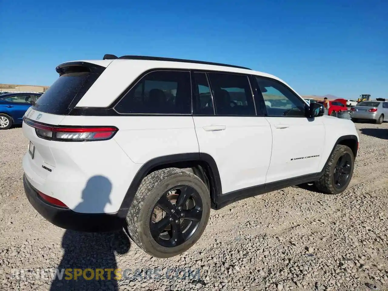 3 Фотография поврежденного автомобиля 1C4RJHBG7PC541052 JEEP CHEROKEE 2023