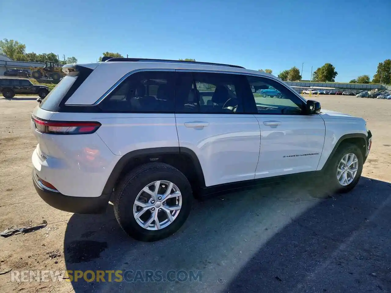 3 Photograph of a damaged car 1C4RJHBG8PC517763 JEEP CHEROKEE 2023