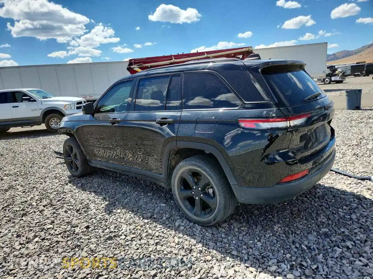 2 Фотография поврежденного автомобиля 1C4RJHBG9PC519800 JEEP CHEROKEE 2023