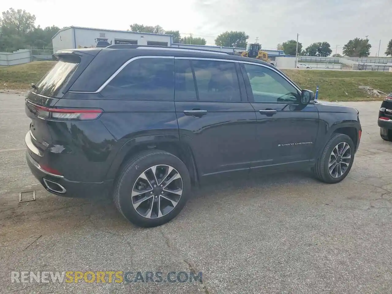 3 Photograph of a damaged car 1C4RJHDG5PC506510 JEEP CHEROKEE 2023