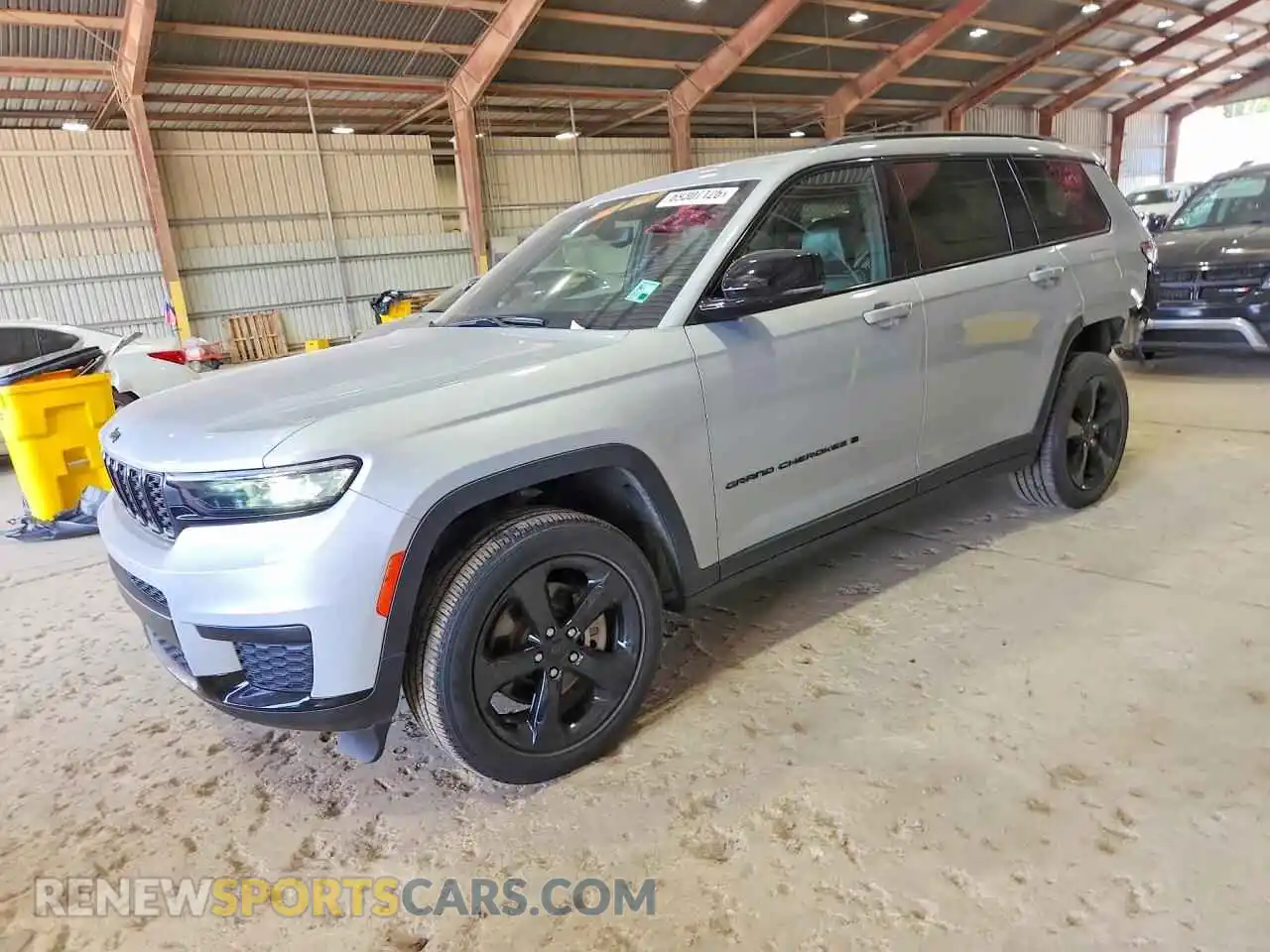 1 Photograph of a damaged car 1C4RJJAG9P8742995 JEEP CHEROKEE 2023