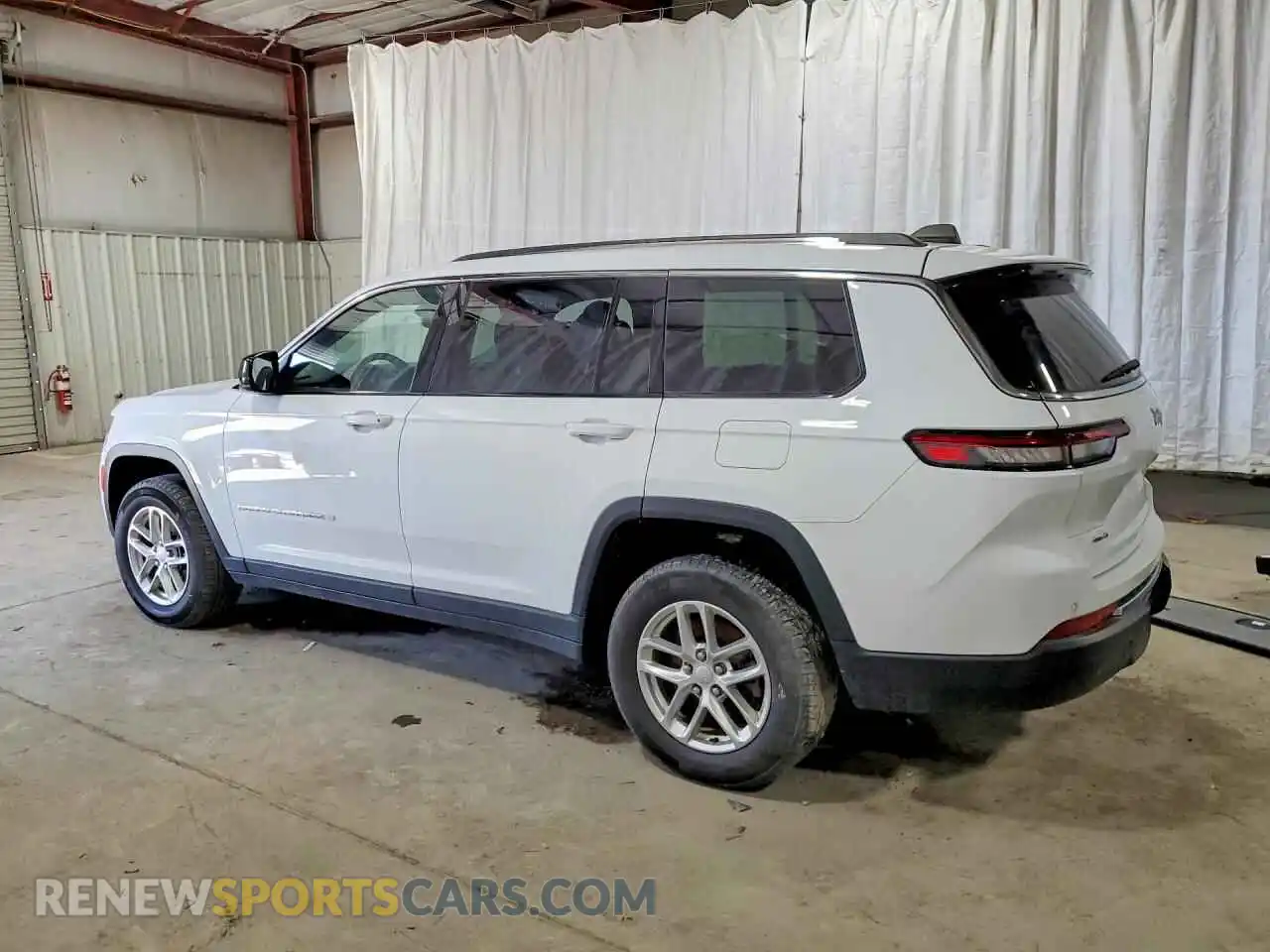 2 Photograph of a damaged car 1C4RJKAG2P8821205 JEEP CHEROKEE 2023