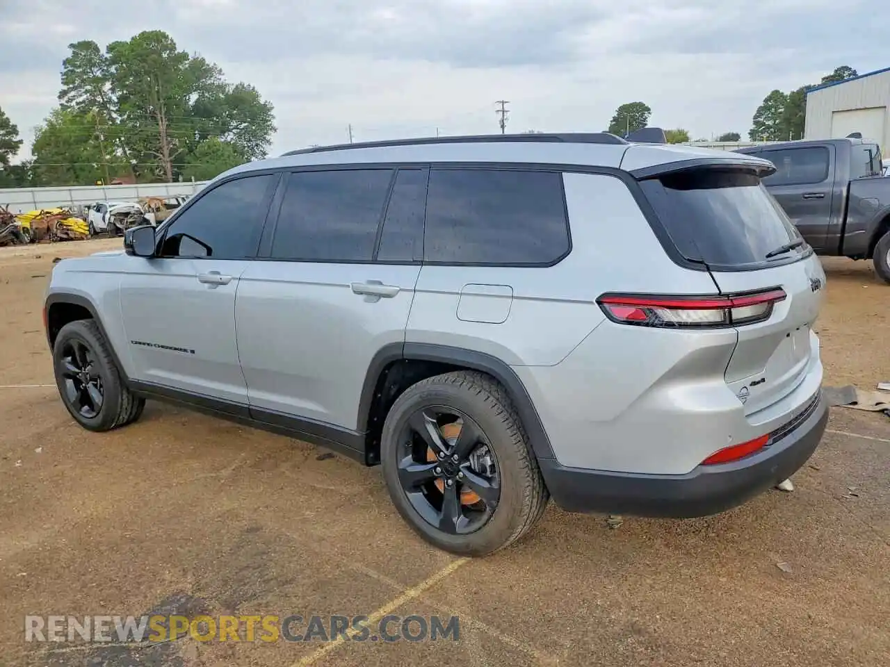 2 Photograph of a damaged car 1C4RJKAG4P8822646 JEEP CHEROKEE 2023