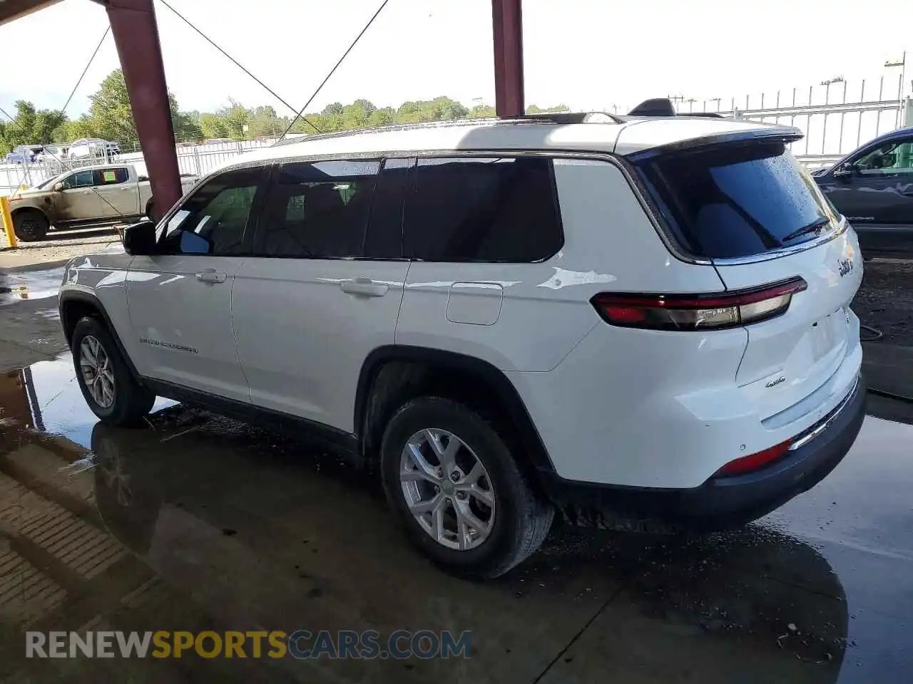 2 Photograph of a damaged car 1C4RJKBG1P8833229 JEEP CHEROKEE 2023