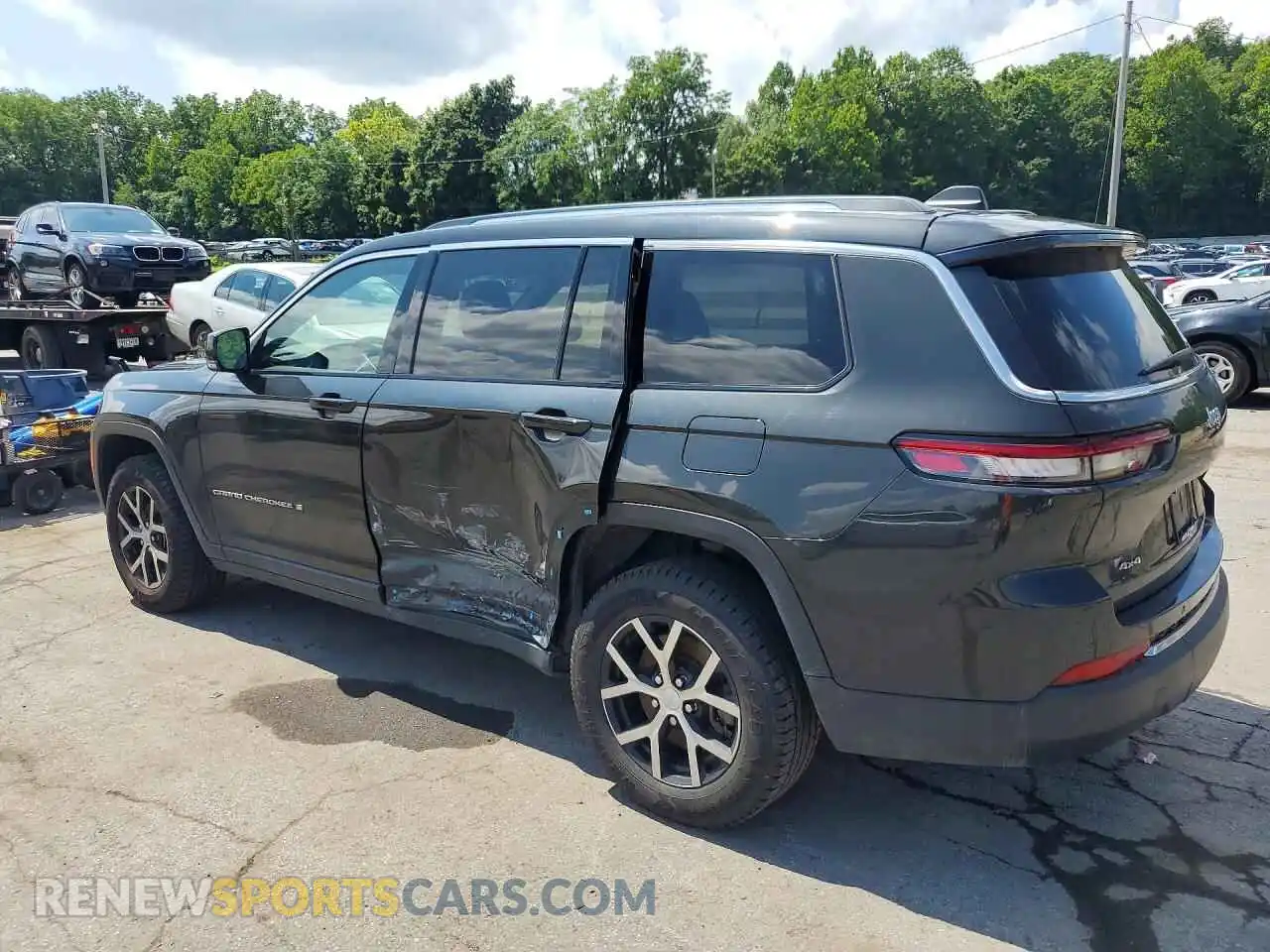 2 Photograph of a damaged car 1C4RJKBG2P8801650 JEEP CHEROKEE 2023