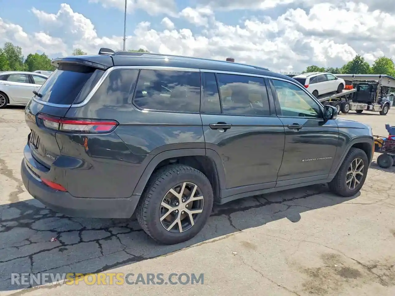 3 Photograph of a damaged car 1C4RJKBG2P8801650 JEEP CHEROKEE 2023