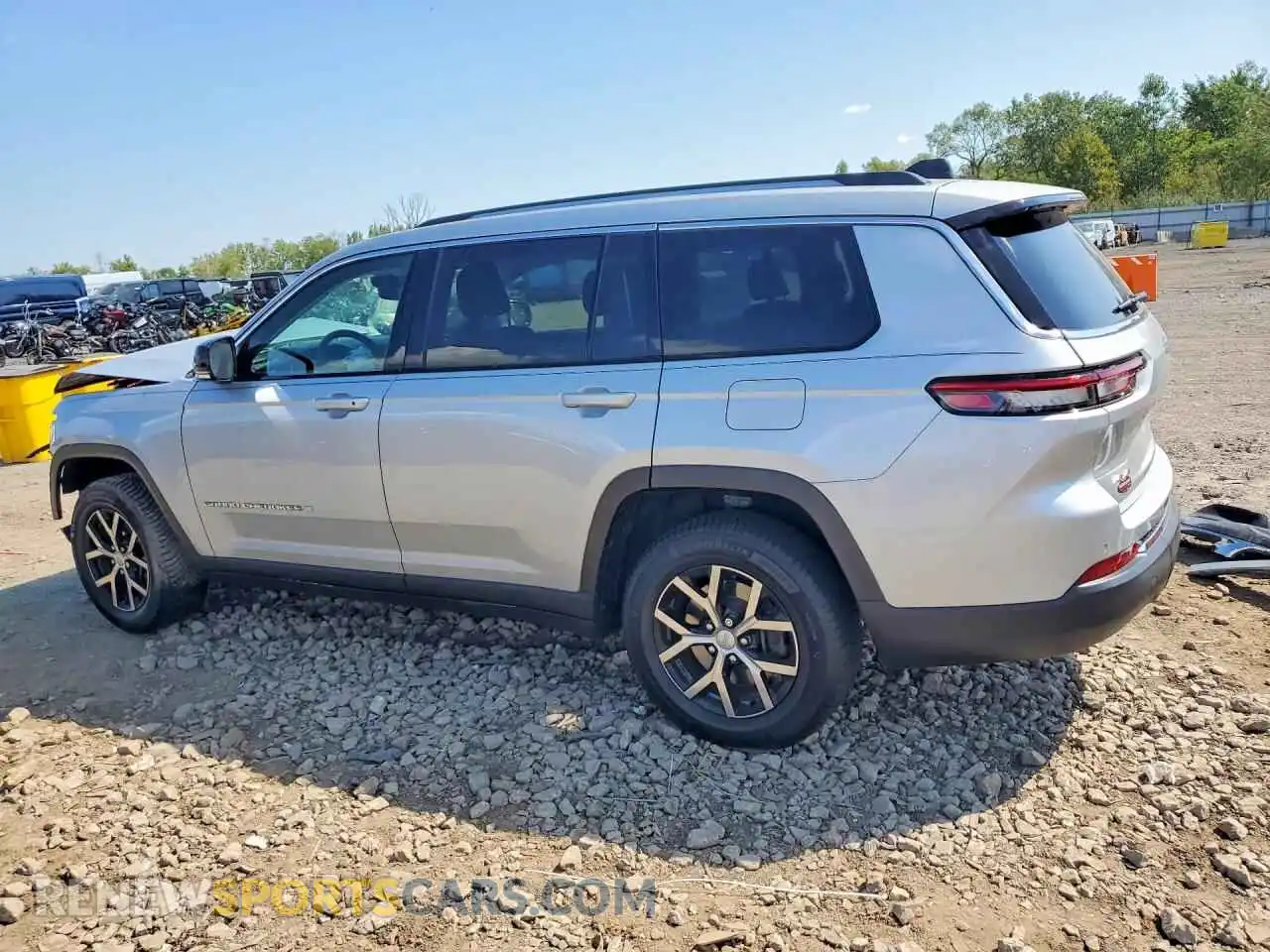 2 Photograph of a damaged car 1C4RJKBG2P8830730 JEEP CHEROKEE 2023