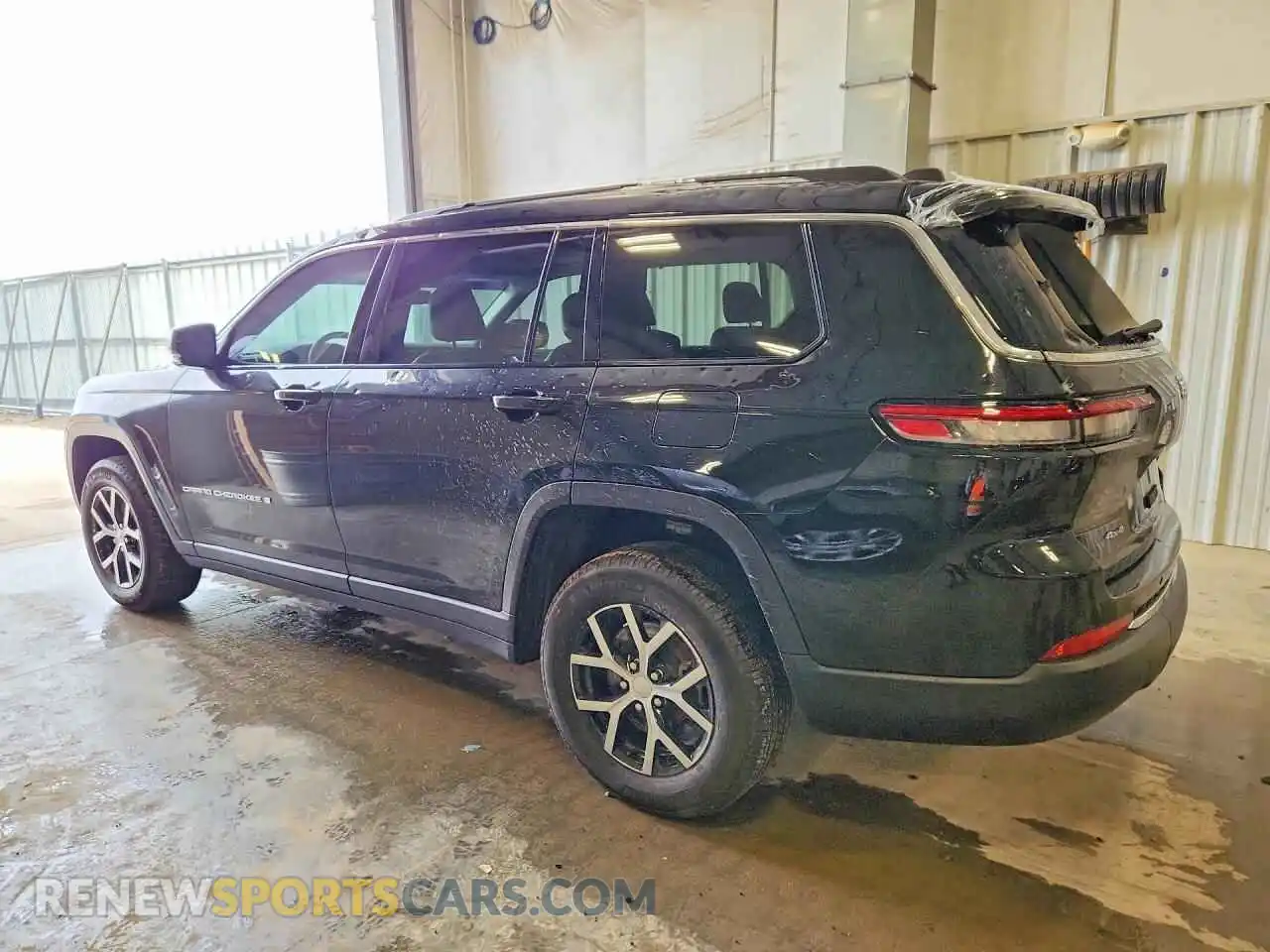 2 Photograph of a damaged car 1C4RJKBG2P8885243 JEEP CHEROKEE 2023