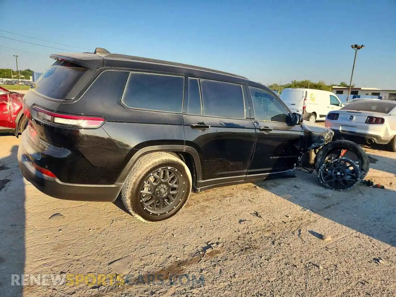 3 Photograph of a damaged car 1C4RJKBG2P8892757 JEEP CHEROKEE 2023
