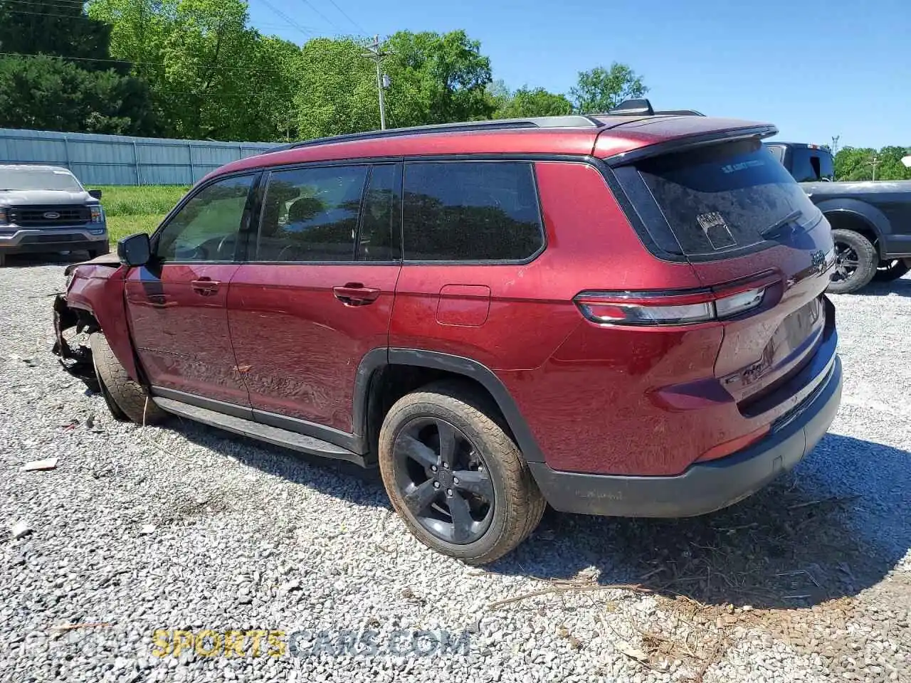 2 Photograph of a damaged car 1C4RJKBG3P8761157 JEEP CHEROKEE 2023