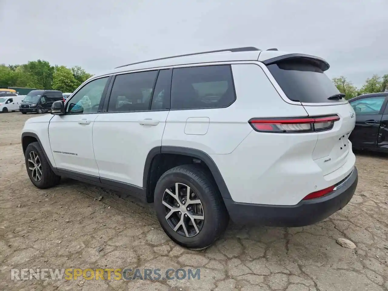 2 Photograph of a damaged car 1C4RJKBG4P8795558 JEEP CHEROKEE 2023