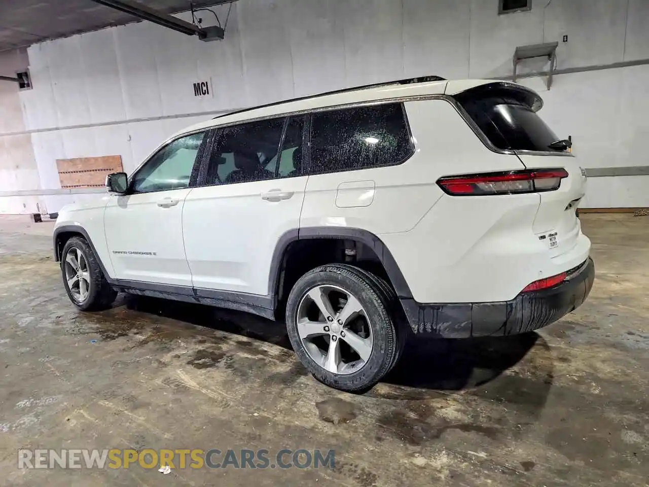2 Фотография поврежденного автомобиля 1C4RJKBG6P8744448 JEEP CHEROKEE 2023