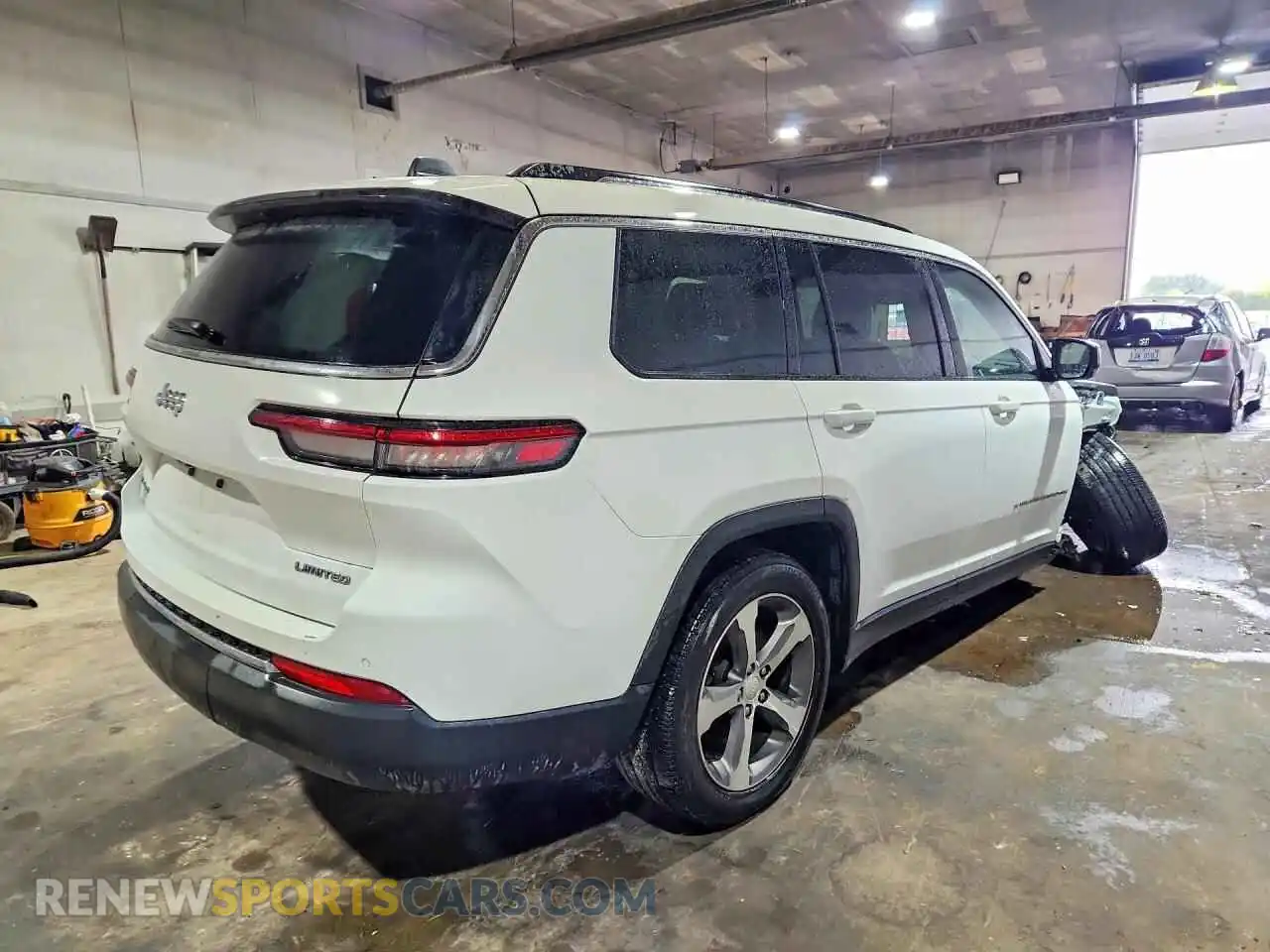 3 Фотография поврежденного автомобиля 1C4RJKBG6P8744448 JEEP CHEROKEE 2023