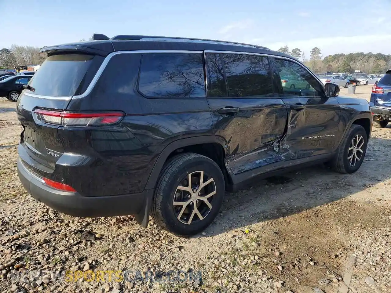 3 Photograph of a damaged car 1C4RJKBG6P8871846 JEEP CHEROKEE 2023