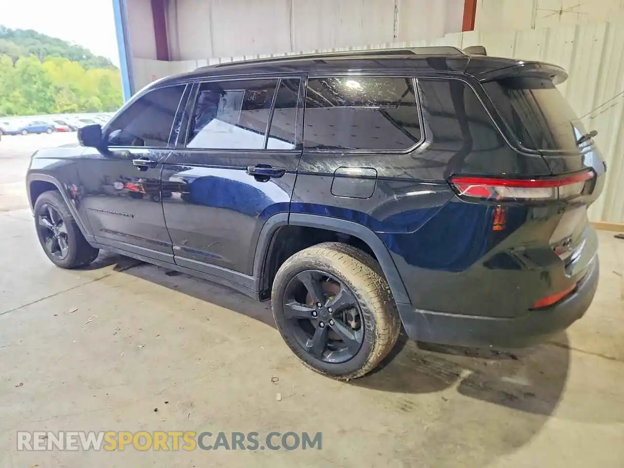2 fotografías del automóvil dañado 1C4RJKBG7P8719087 JEEP CHEROKEE 2023