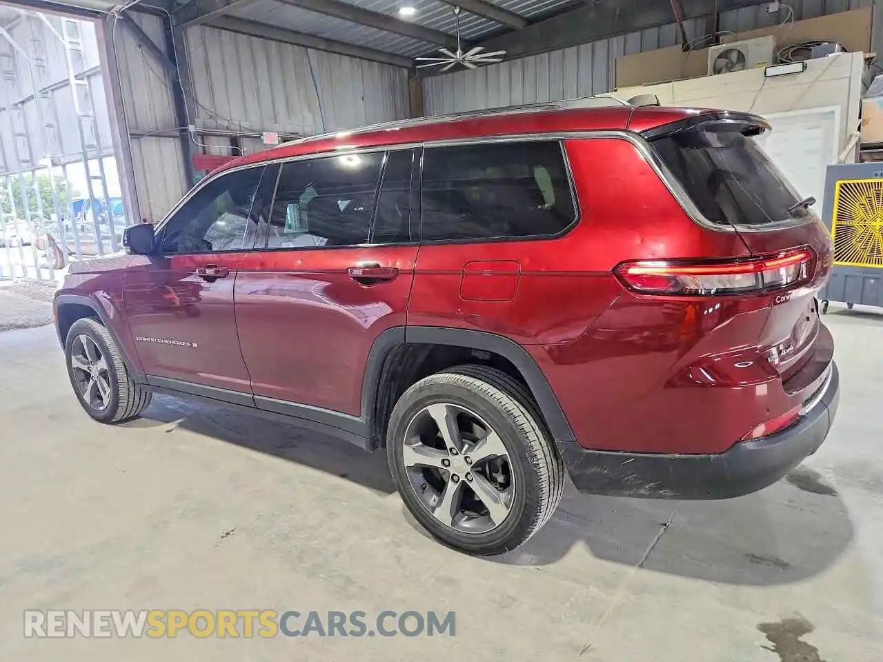 2 Photograph of a damaged car 1C4RJKBG7P8792931 JEEP CHEROKEE 2023