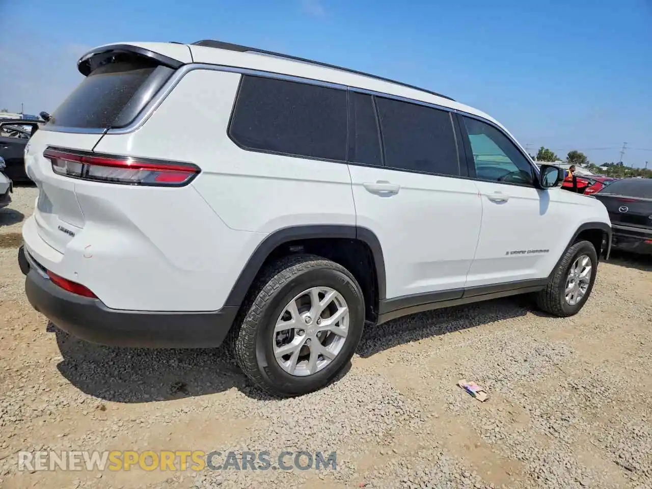 3 Photograph of a damaged car 1C4RJKBG8P8796468 JEEP CHEROKEE 2023