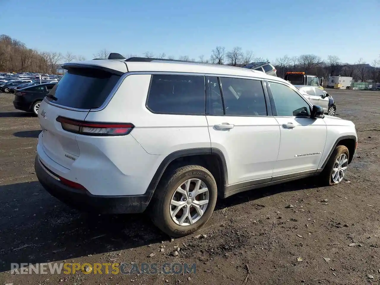 3 Photograph of a damaged car 1C4RJKBG8P8828836 JEEP CHEROKEE 2023
