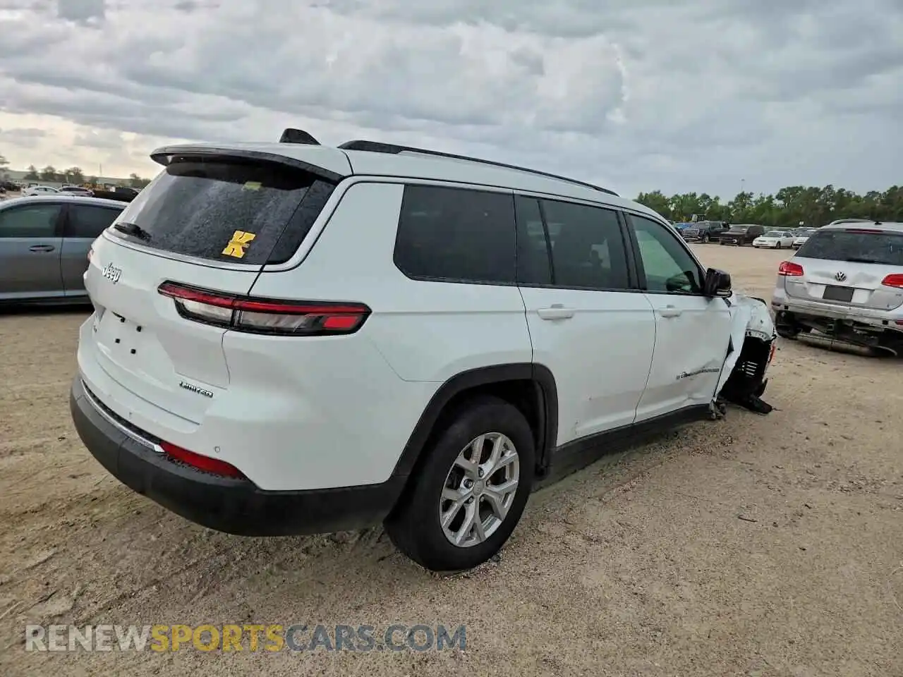 3 Photograph of a damaged car 1C4RJKBG9P8795698 JEEP CHEROKEE 2023