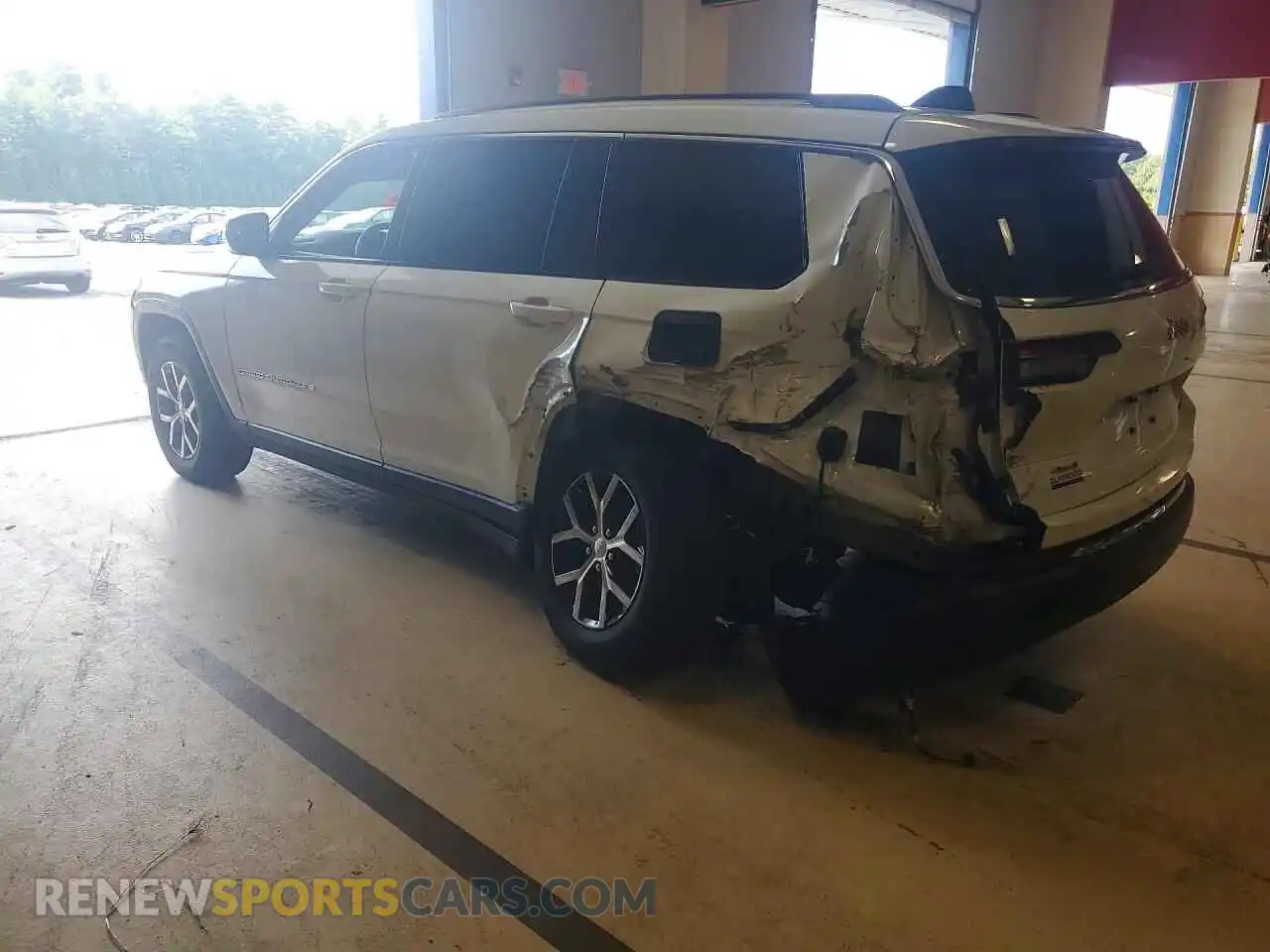 2 fotografías del automóvil dañado 1C4RJKBGXP8811116 JEEP CHEROKEE 2023