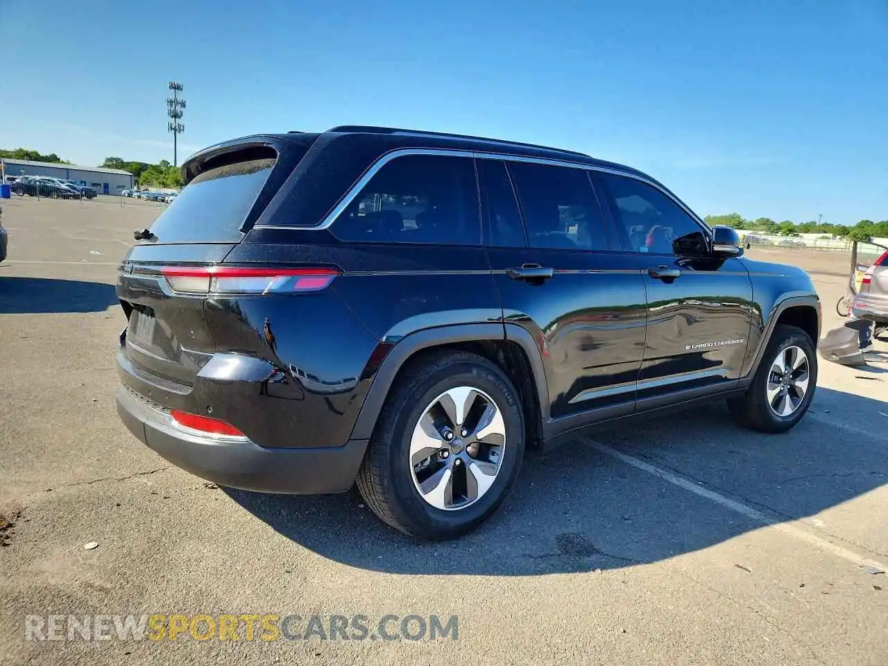 3 fotografías del automóvil dañado 1C4RJYB60PC626189 JEEP CHEROKEE 2023