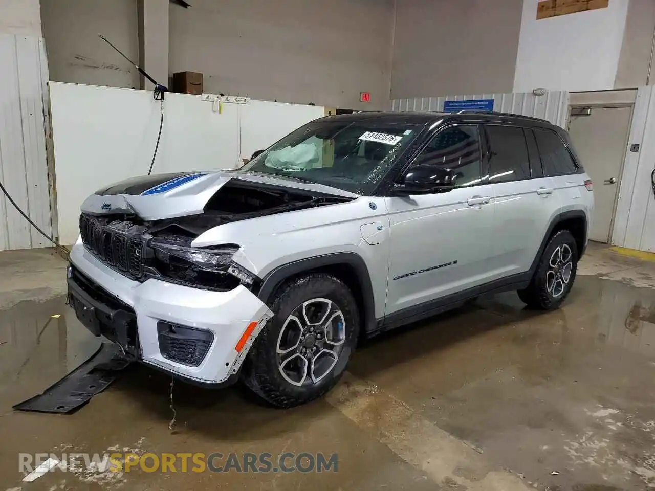 1 Photograph of a damaged car 1C4RJYC63P8792580 JEEP CHEROKEE 2023