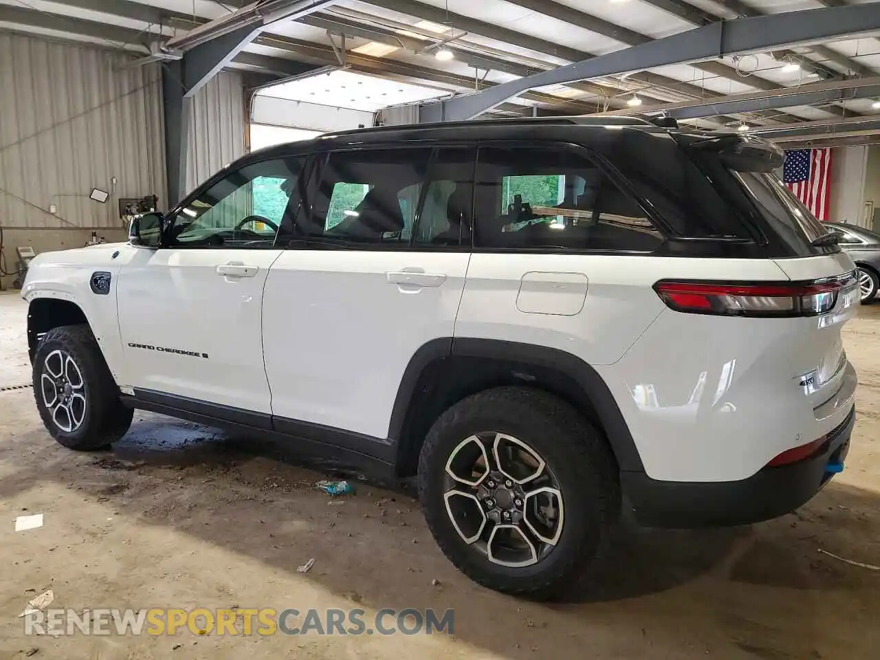 2 Photograph of a damaged car 1C4RJYC65P8786070 JEEP CHEROKEE 2023