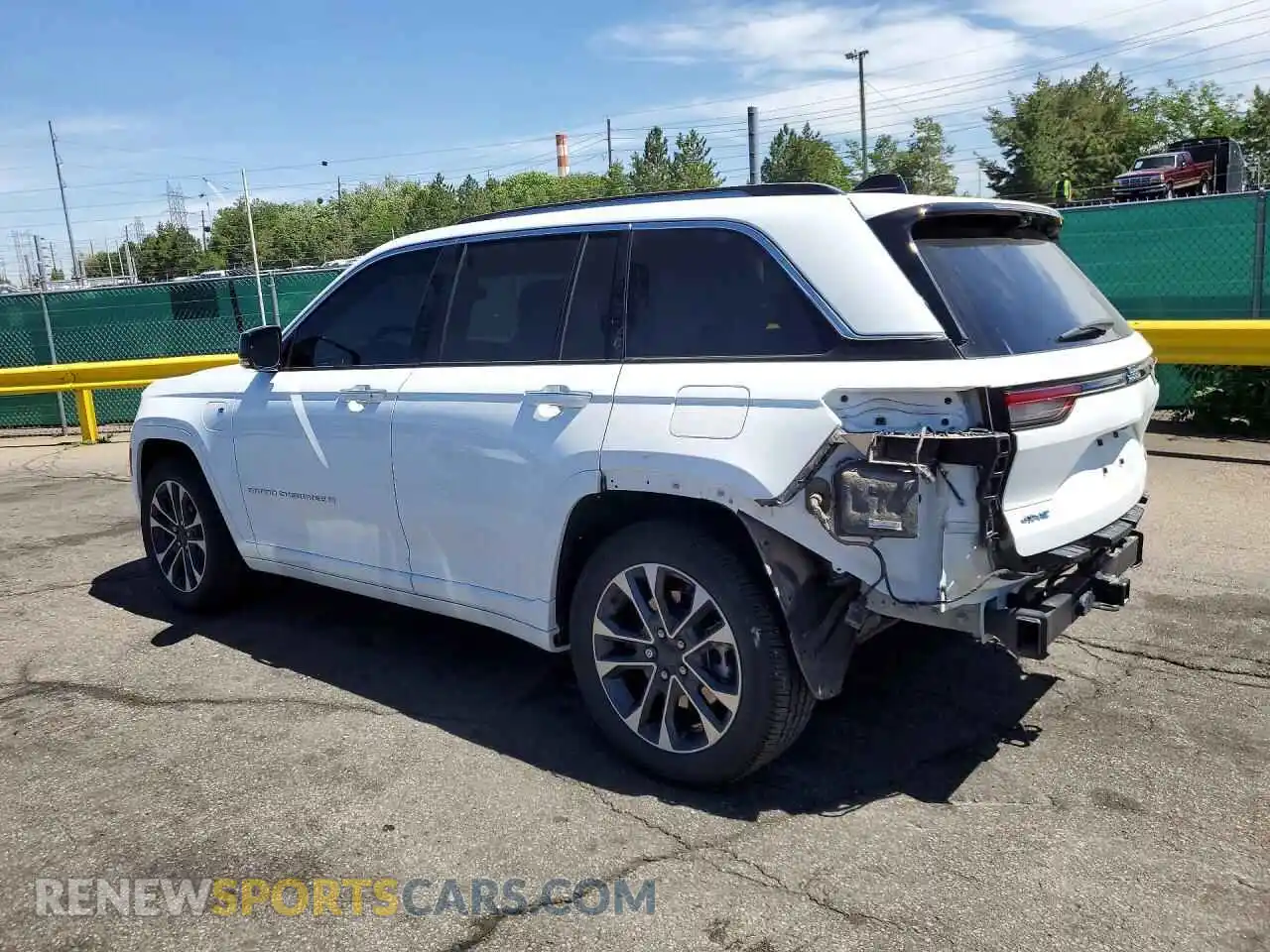 2 Фотография поврежденного автомобиля 1C4RJYD62P8794657 JEEP CHEROKEE 2023