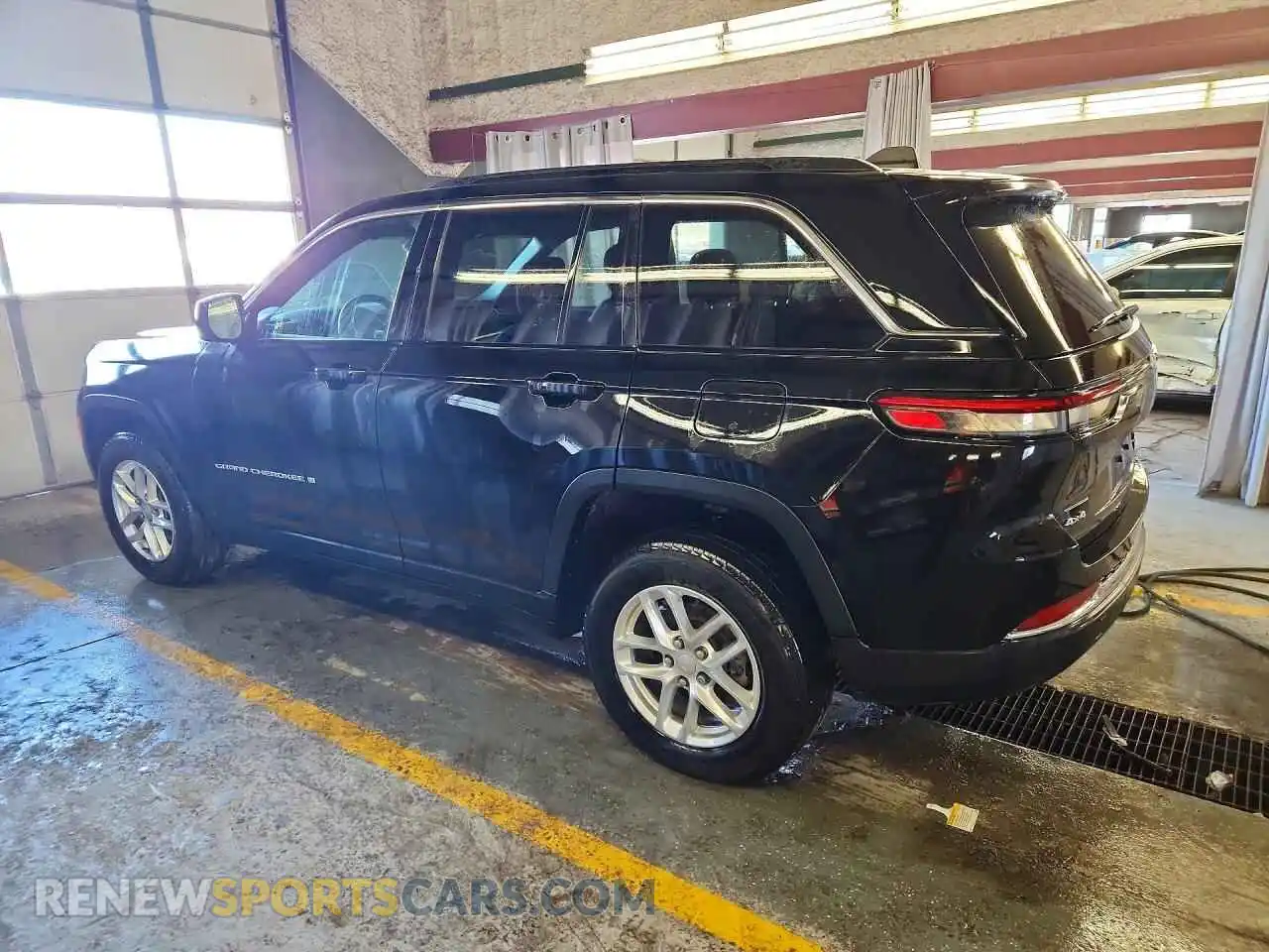 2 Photograph of a damaged car 1C4RJHAG0RC263017 JEEP CHEROKEE 2024