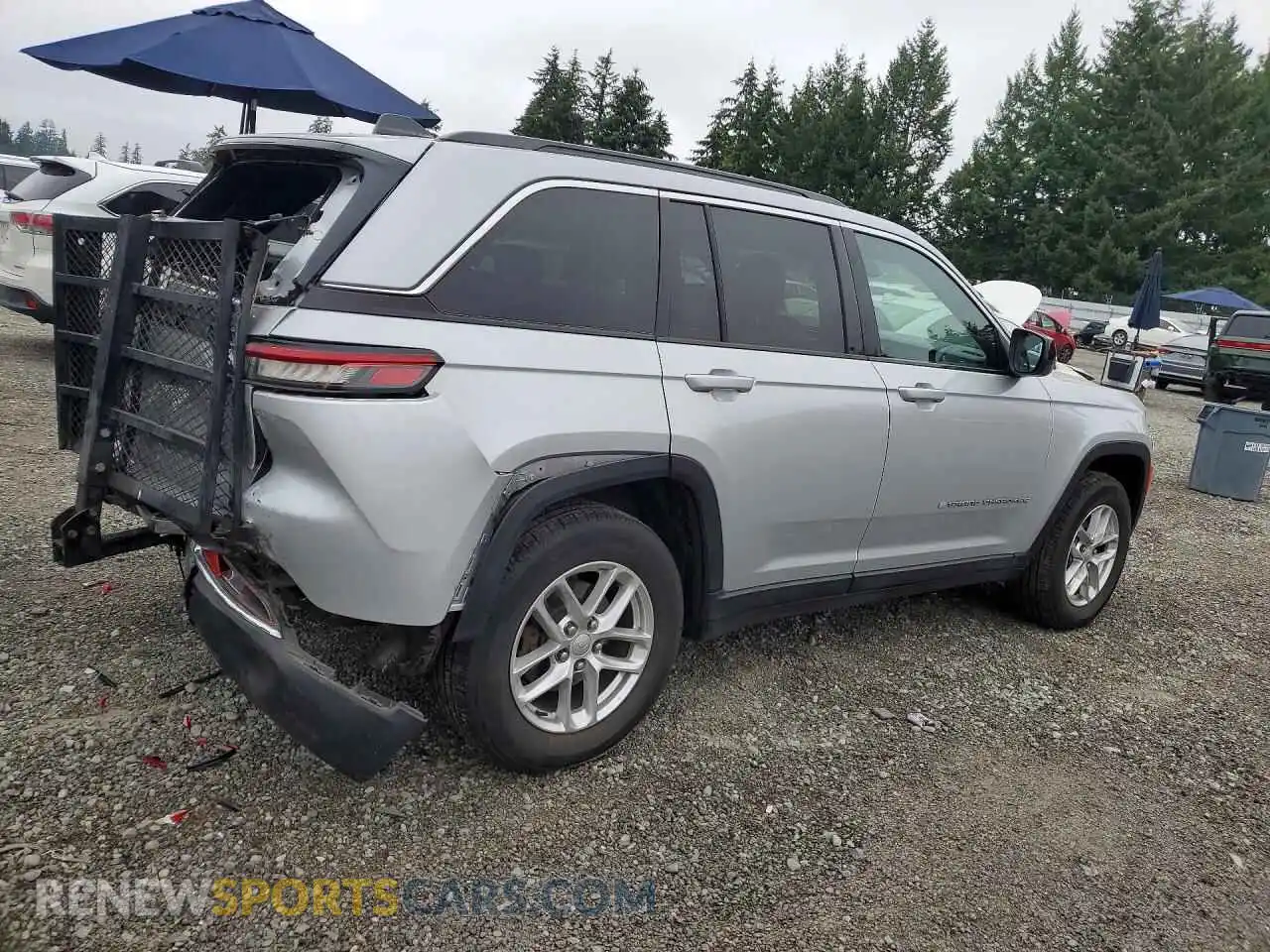 3 Photograph of a damaged car 1C4RJHAG1RC180082 JEEP CHEROKEE 2024