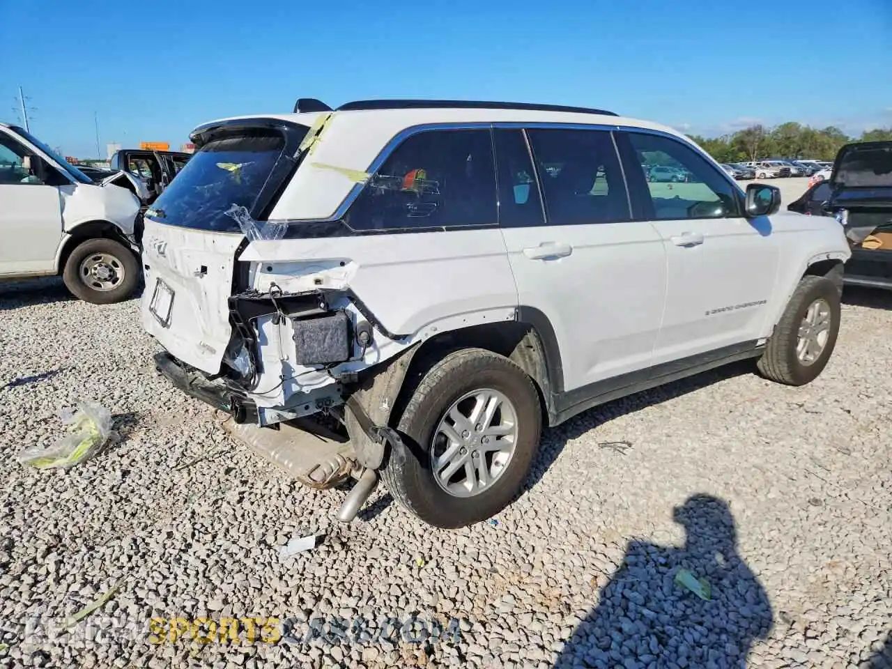 3 Photograph of a damaged car 1C4RJHAG2RC221304 JEEP CHEROKEE 2024