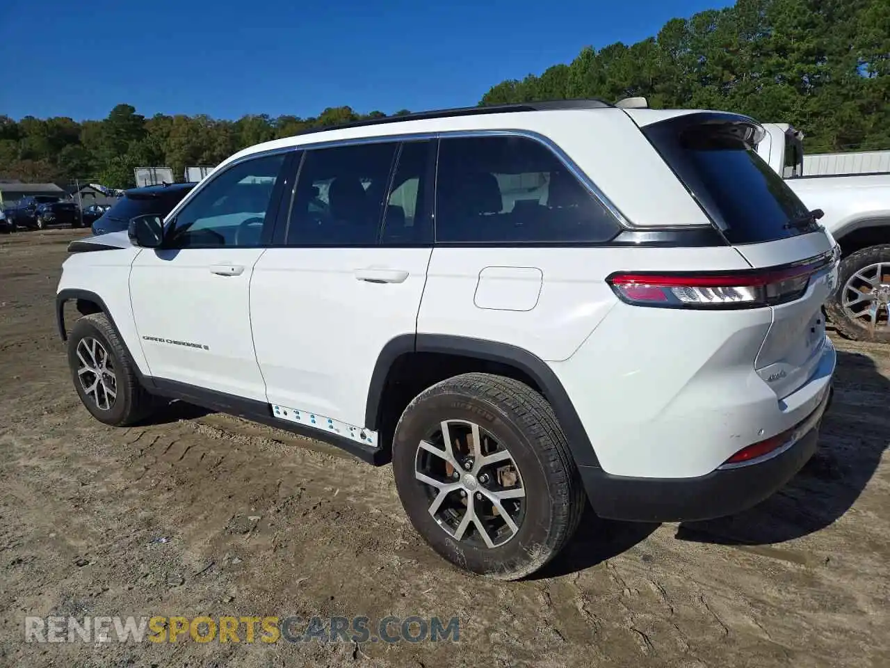 2 fotografías del automóvil dañado 1C4RJHBG3RC159877 JEEP CHEROKEE 2024