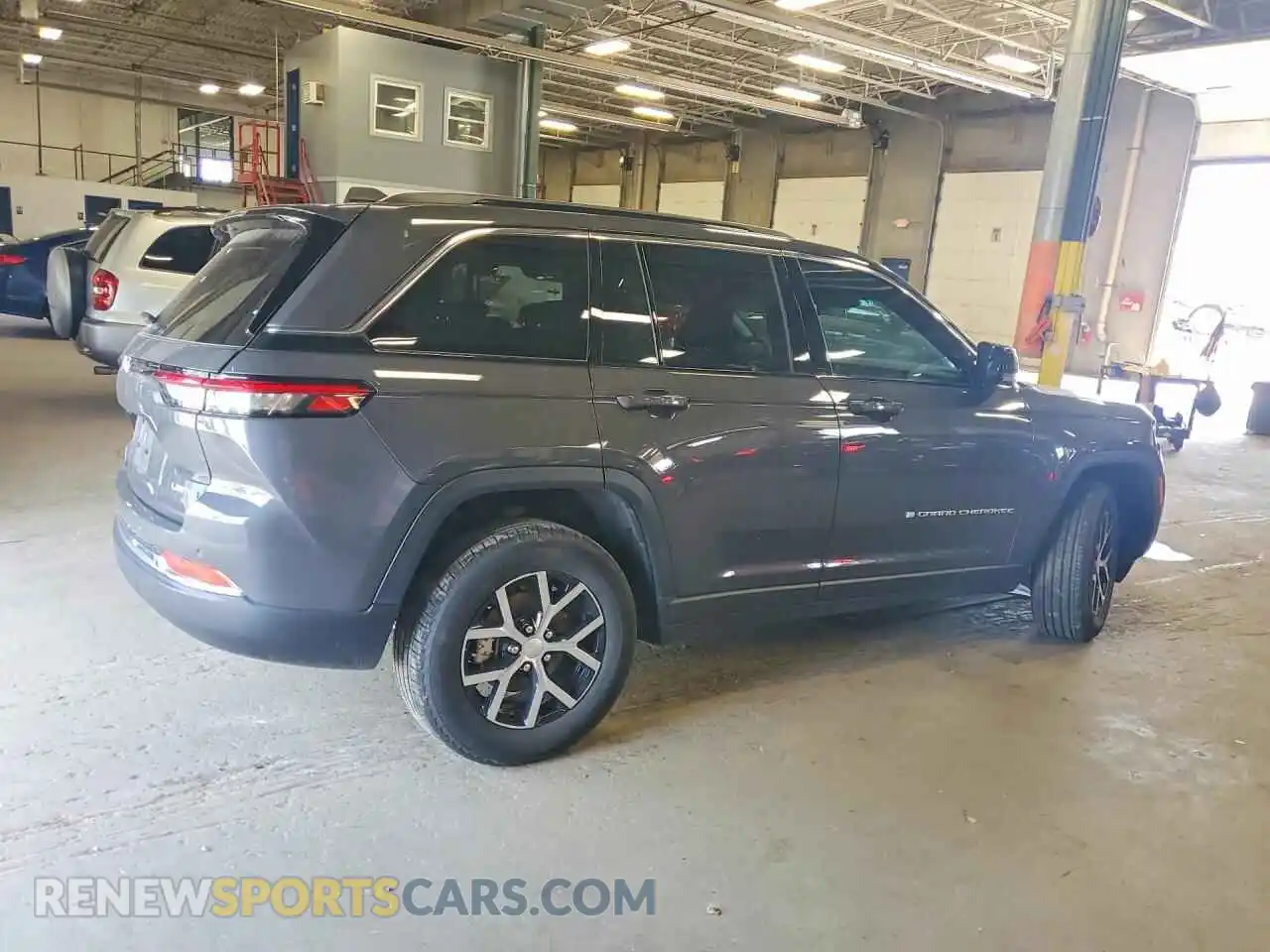 3 Photograph of a damaged car 1C4RJHBG9RC104267 JEEP CHEROKEE 2024