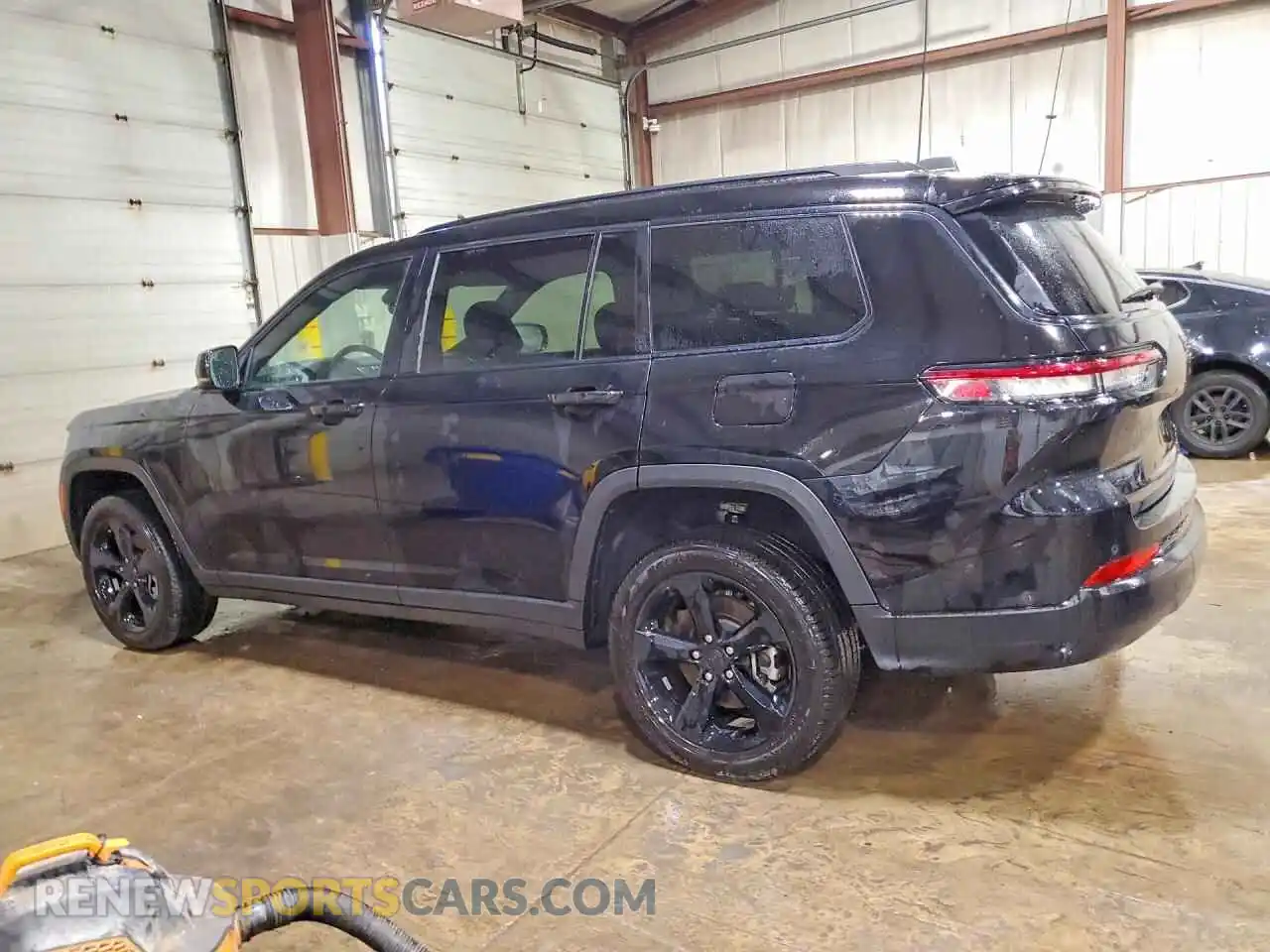 2 Photograph of a damaged car 1C4RJKBG2R8546131 JEEP CHEROKEE 2024