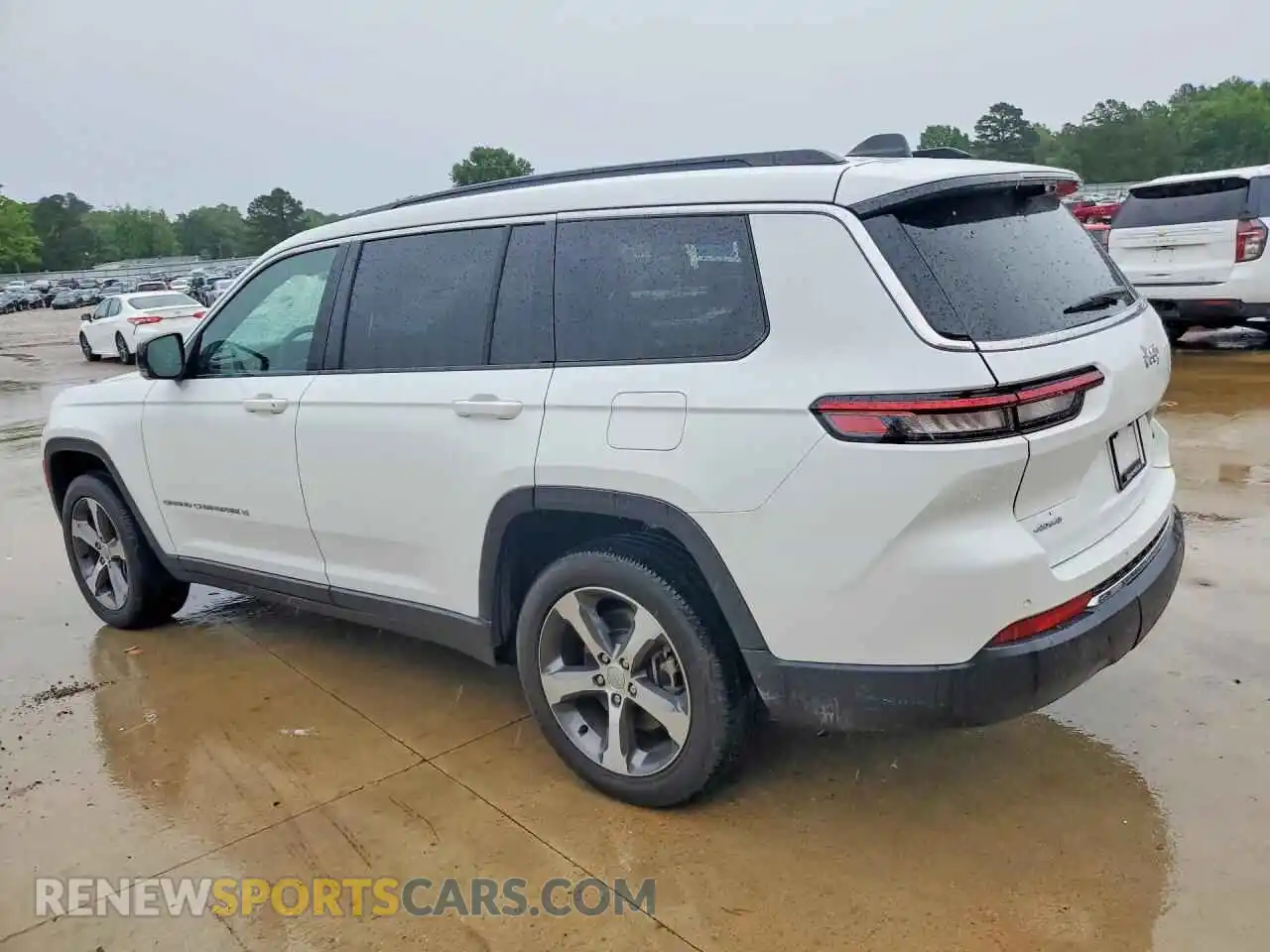 2 Photograph of a damaged car 1C4RJKBG3R8530987 JEEP CHEROKEE 2024