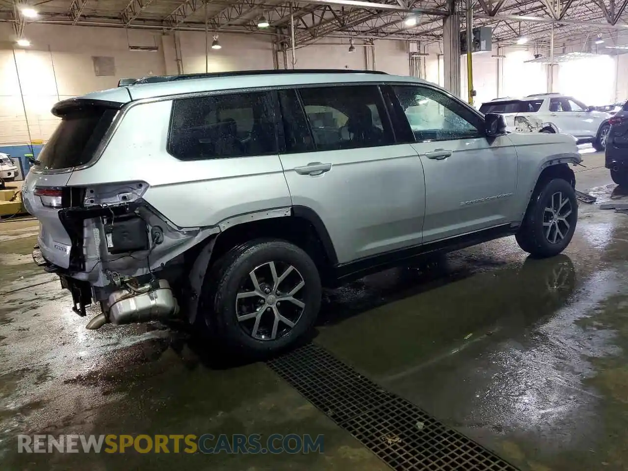 3 Photograph of a damaged car 1C4RJKBG6R8507221 JEEP CHEROKEE 2024