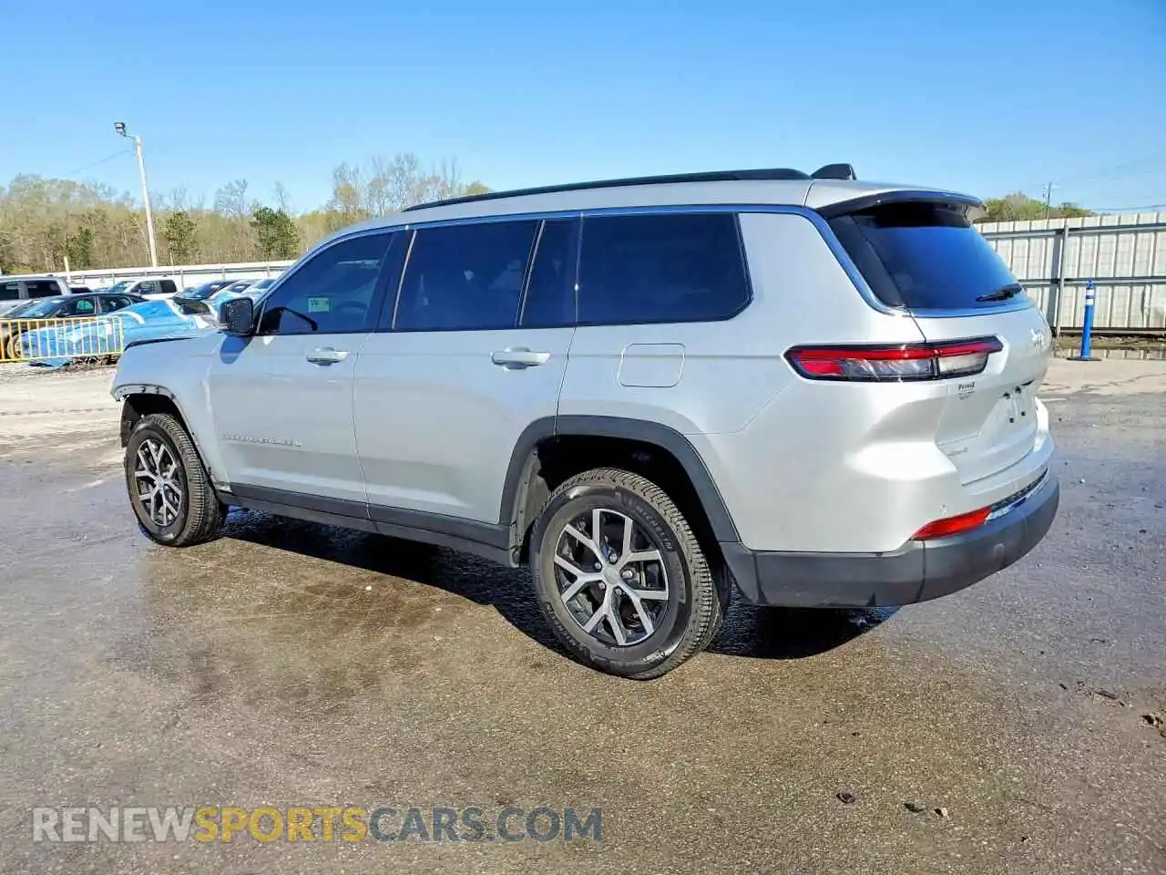2 Photograph of a damaged car 1C4RJKBG9R8504250 JEEP CHEROKEE 2024