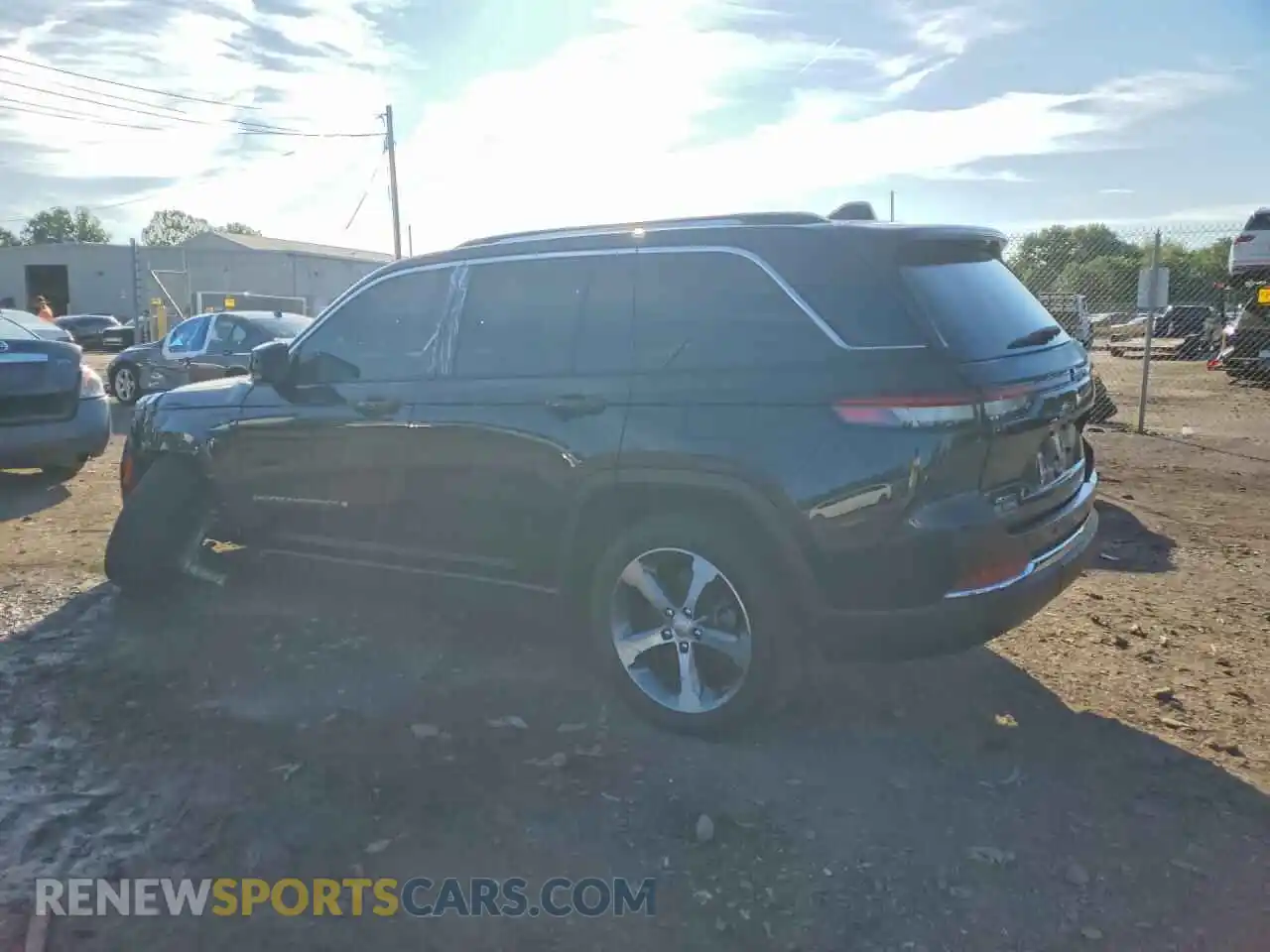 2 fotografías del automóvil dañado 1C4RJYB66RC718149 JEEP CHEROKEE 2024