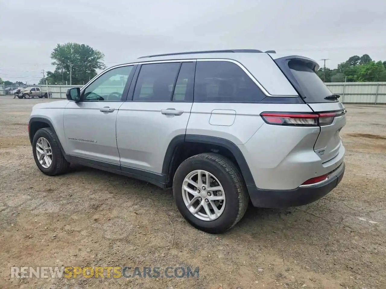 2 Photograph of a damaged car 1C4RJGAG2SC319930 JEEP CHEROKEE 2025