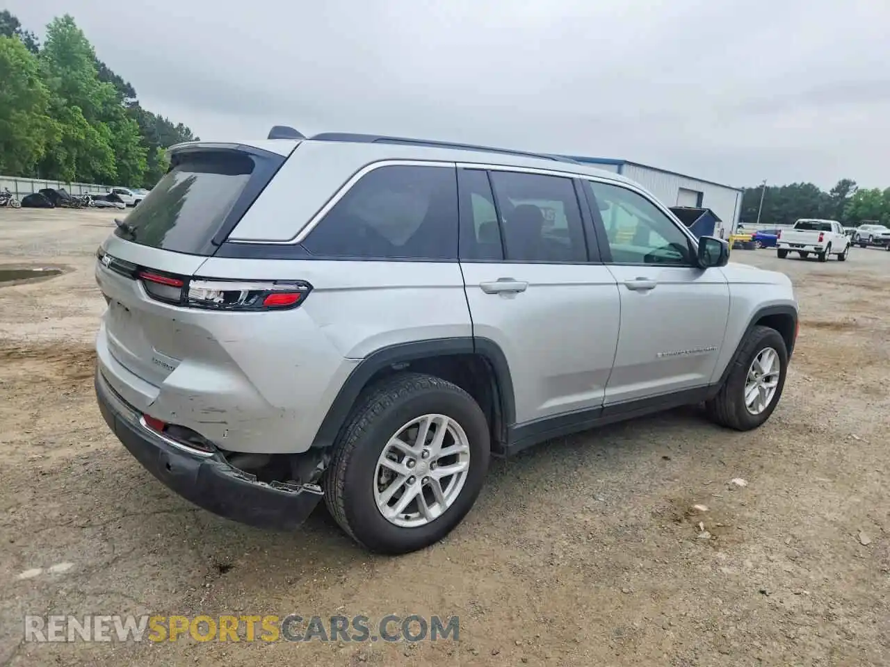 3 Photograph of a damaged car 1C4RJGAG2SC319930 JEEP CHEROKEE 2025