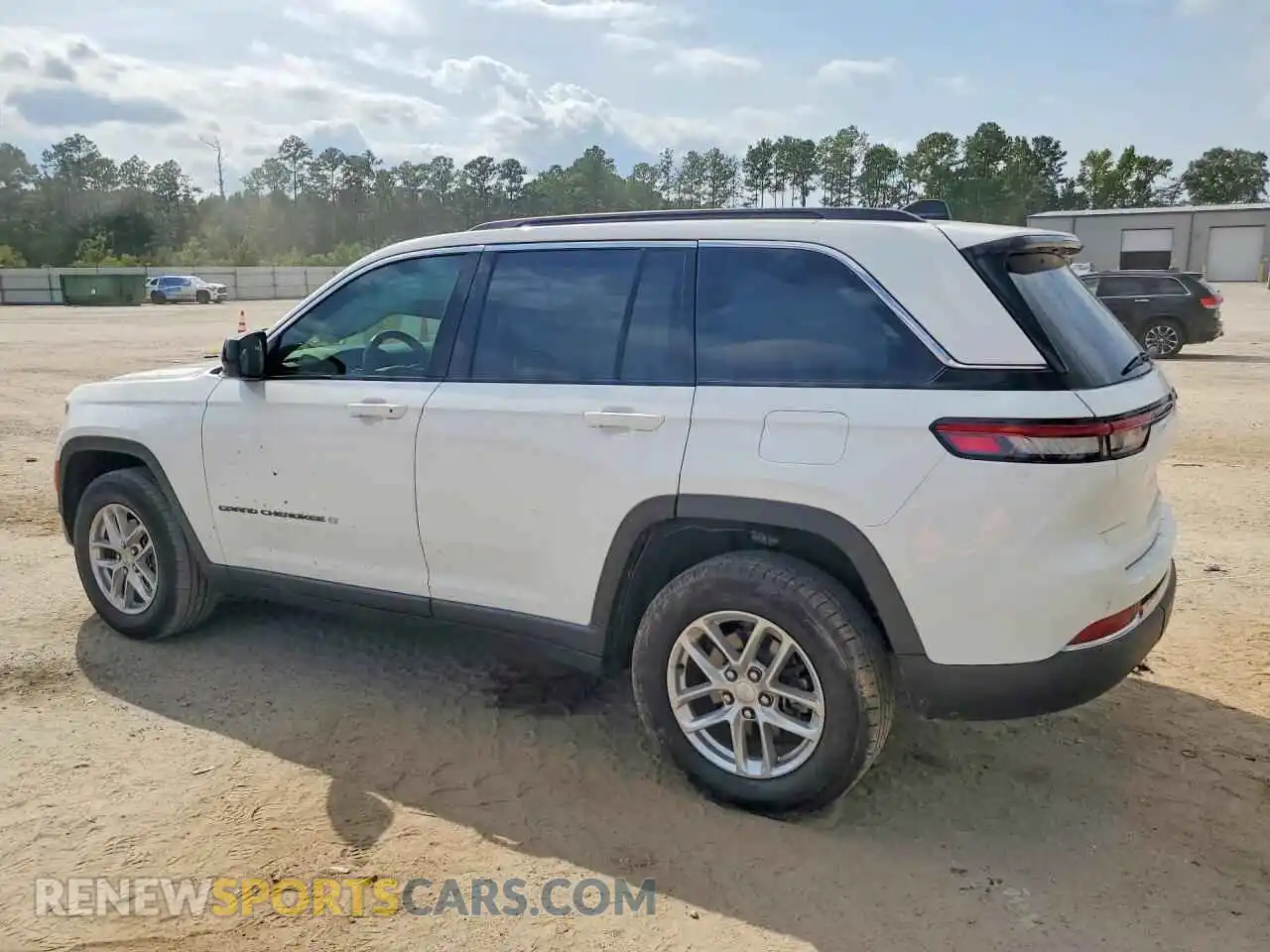 2 fotografías del automóvil dañado 1C4RJGAG5SC323020 JEEP CHEROKEE 2025