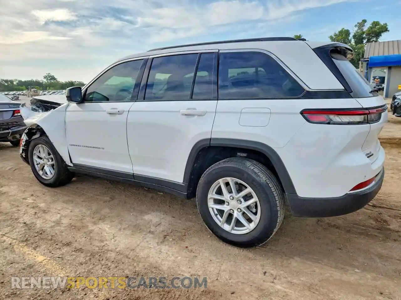2 Photograph of a damaged car 1C4RJHAG2SC271318 JEEP CHEROKEE 2025