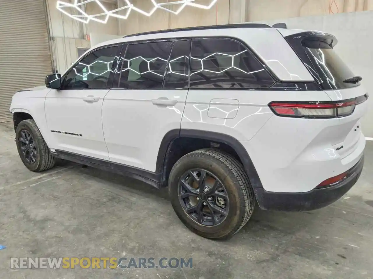 2 Photograph of a damaged car 1C4RJHAG2SC312658 JEEP CHEROKEE 2025