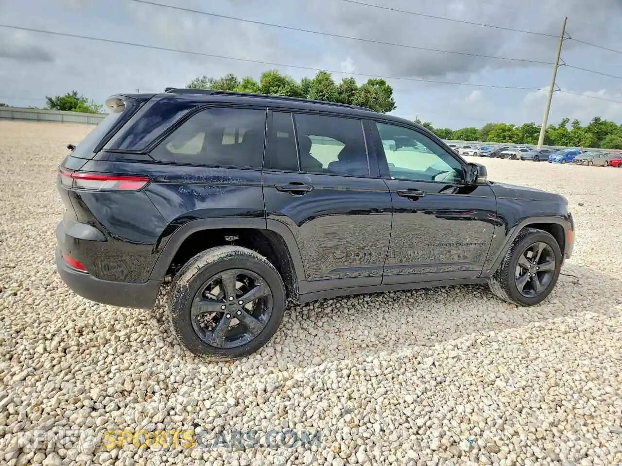 3 Photograph of a damaged car 1C4RJHAGXSC302203 JEEP CHEROKEE 2025