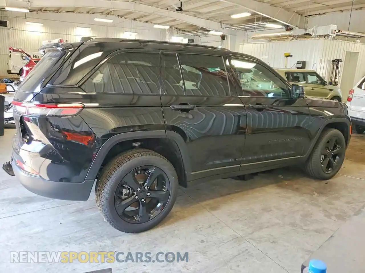 3 Фотография поврежденного автомобиля 1C4RJHBG1SC371313 JEEP CHEROKEE 2025
