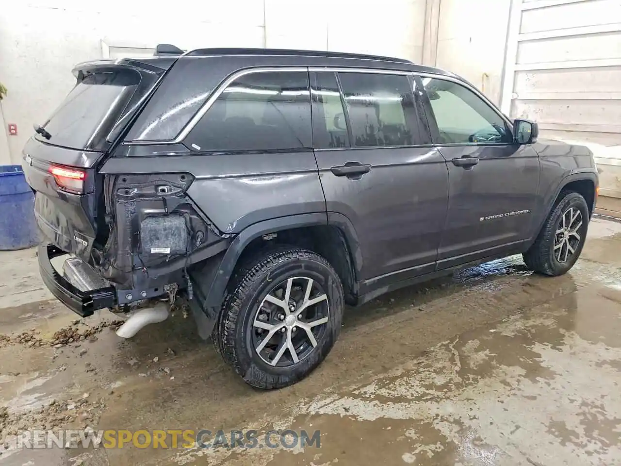 3 Photograph of a damaged car 1C4RJHBG2SC326154 JEEP CHEROKEE 2025