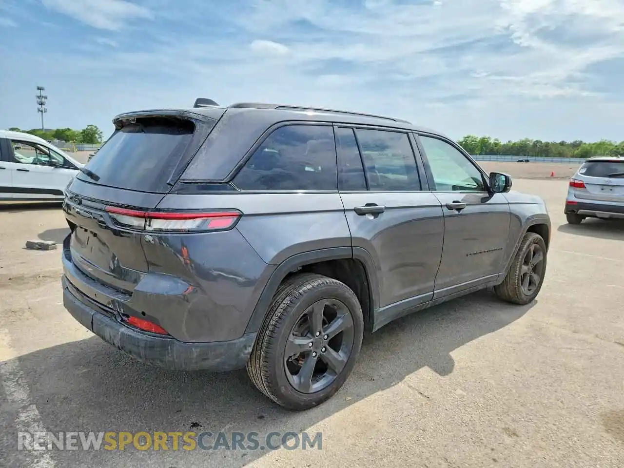 3 Photograph of a damaged car 1C4RJHBG3SC282505 JEEP CHEROKEE 2025